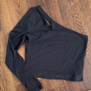 Black One-Shoulder Top